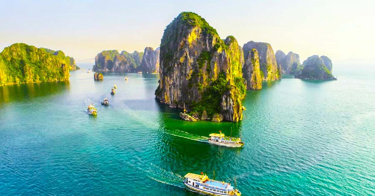 Ha Long Bay Limestone Karsts